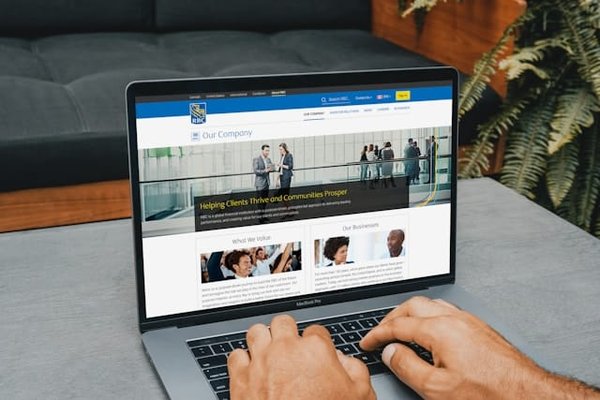 Comment mesurer l'efficacité des campagnes de marketing digital dans le secteur des assurances ?