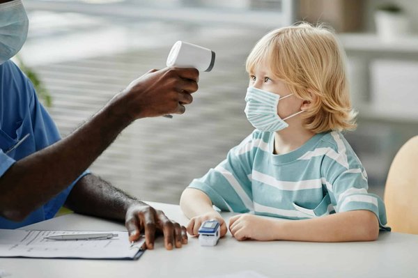 Quels sont les meilleurs pratiques de gestion de la température dans un data center de taille moyenne?